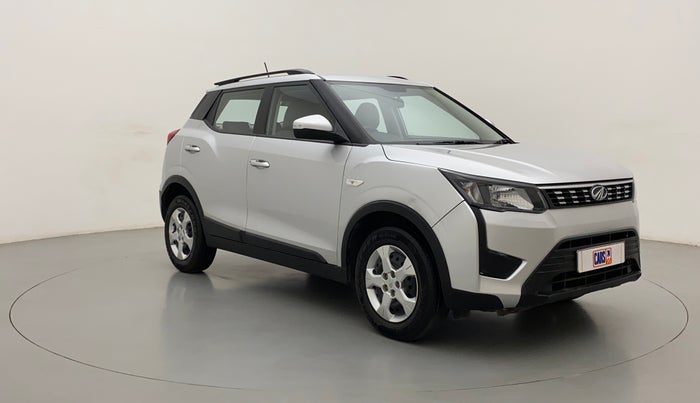 2019 Mahindra XUV300 W6 1.2 PETROL, Petrol, Manual, 42,731 km, Right Front Diagonal