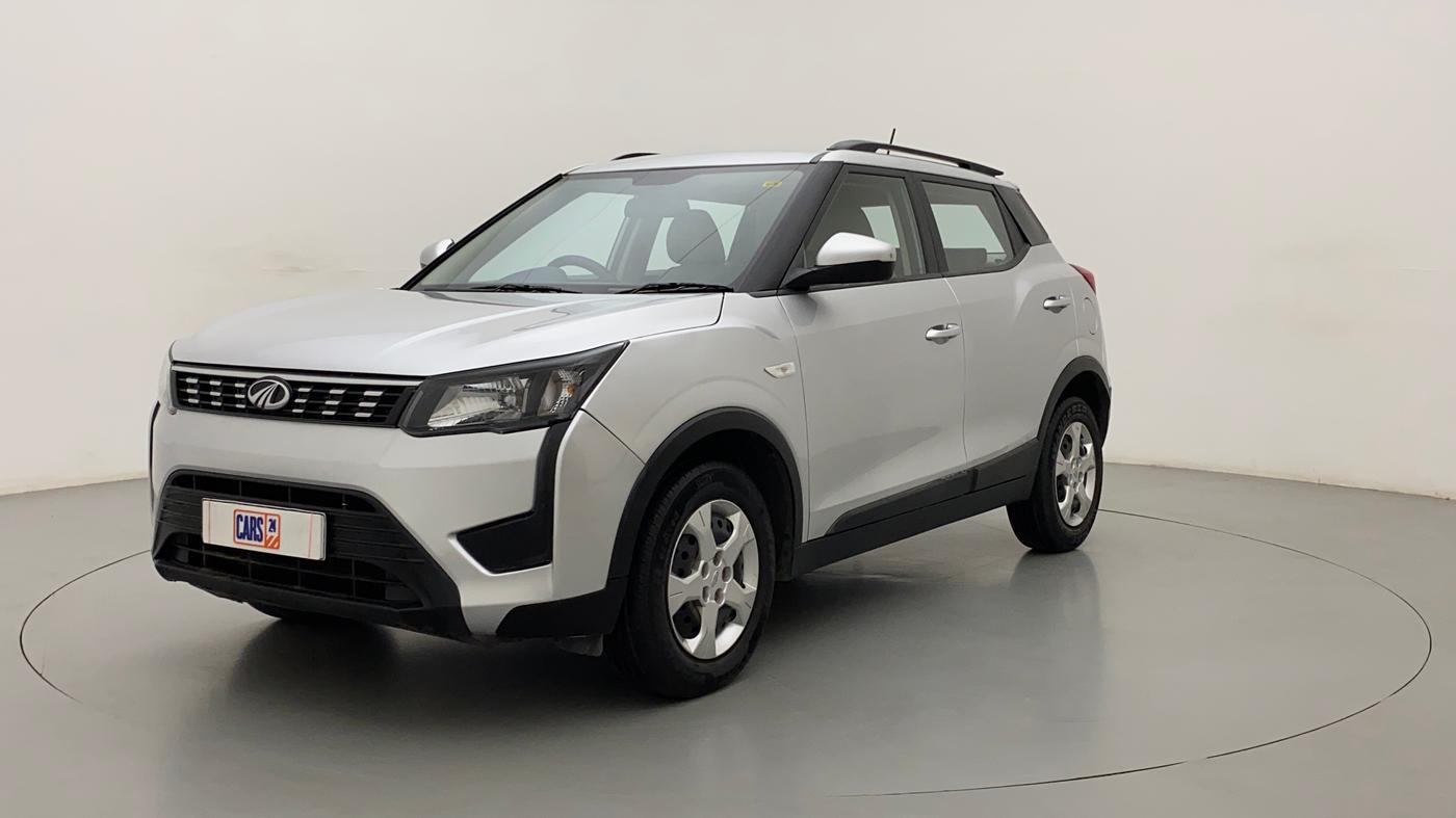 2019 Mahindra XUV300 W6 1.2 PETROL, Petrol, Manual, 42,731 km, Left Front Diagonal