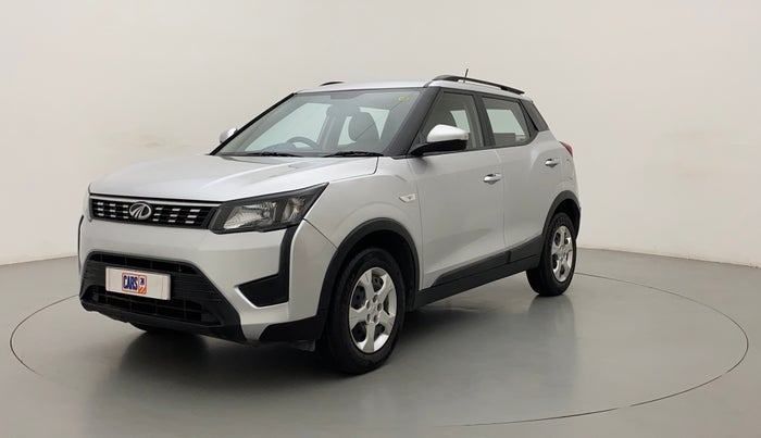 2019 Mahindra XUV300 W6 1.2 PETROL, Petrol, Manual, 42,731 km, Left Front Diagonal