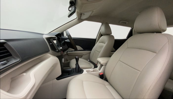 2019 Mahindra XUV300 W6 1.2 PETROL, Petrol, Manual, 42,731 km, Right Side Front Door Cabin