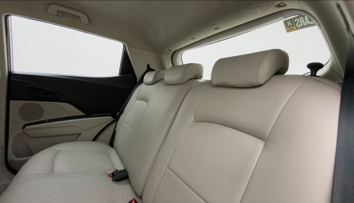 2019 Mahindra XUV300 W6 1.2 PETROL, Petrol, Manual, 42,731 km, Right Side Rear Door Cabin