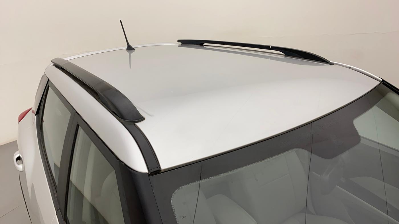 2019 Mahindra XUV300 W6 1.2 PETROL, Petrol, Manual, 42,731 km, Roof