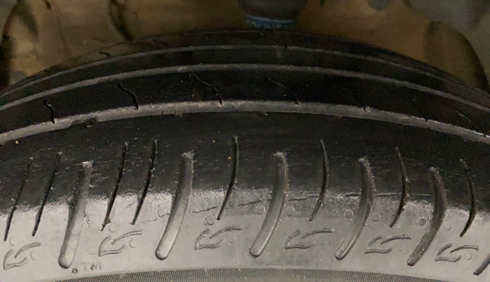 2019 Mahindra XUV300 W6 1.2 PETROL, Petrol, Manual, 42,731 km, Left Front Tyre Tread