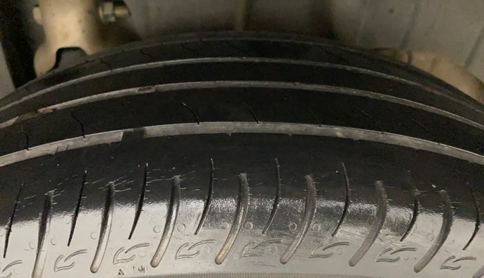 2019 Mahindra XUV300 W6 1.2 PETROL, Petrol, Manual, 42,731 km, Left Rear Tyre Tread