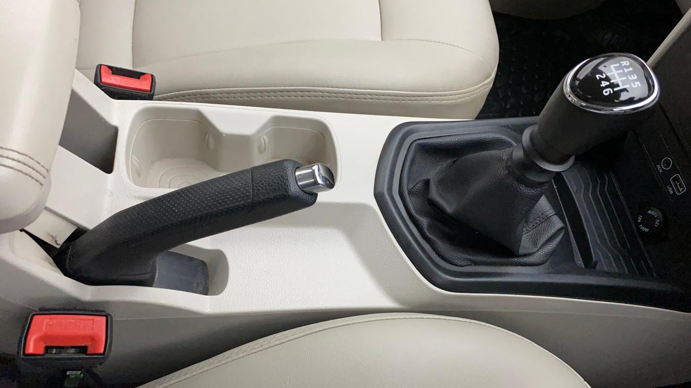 2019 Mahindra XUV300 W6 1.2 PETROL, Petrol, Manual, 42,731 km, Gear Lever