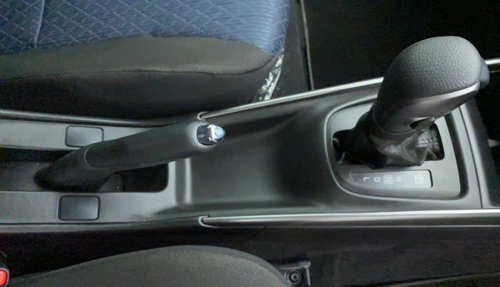 2019 Toyota Glanza V CVT, Petrol, Automatic, 6,015 km, Gear Lever