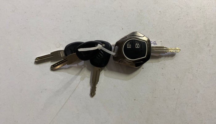 2017 Maruti Alto K10 VXI (O), Petrol, Manual, 40,287 km, Key Close Up