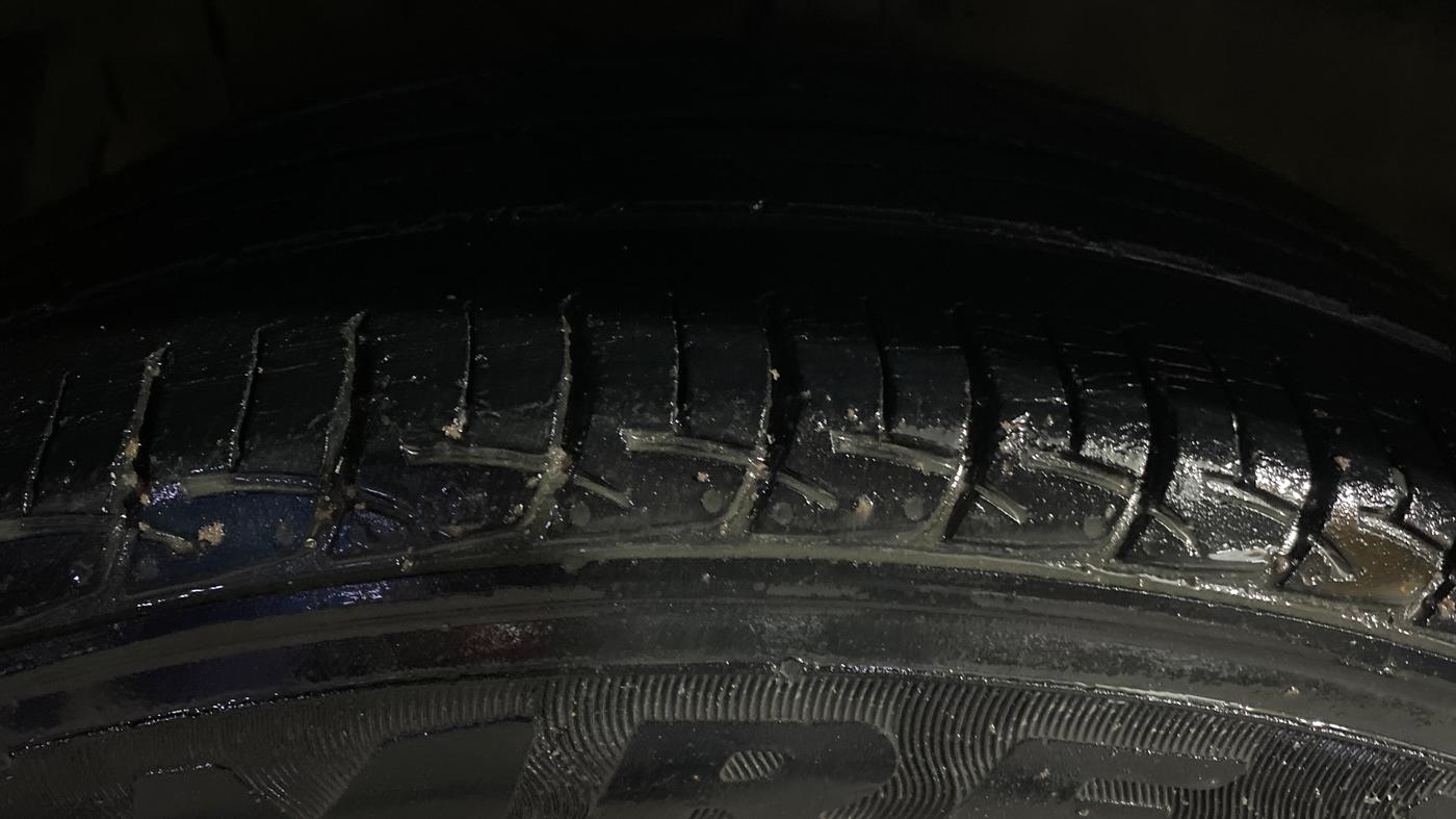 2018 Maruti Ciaz DELTA 1.4 MT PETROL, Petrol, Manual, 50,605 km, Left Front Tyre Tread