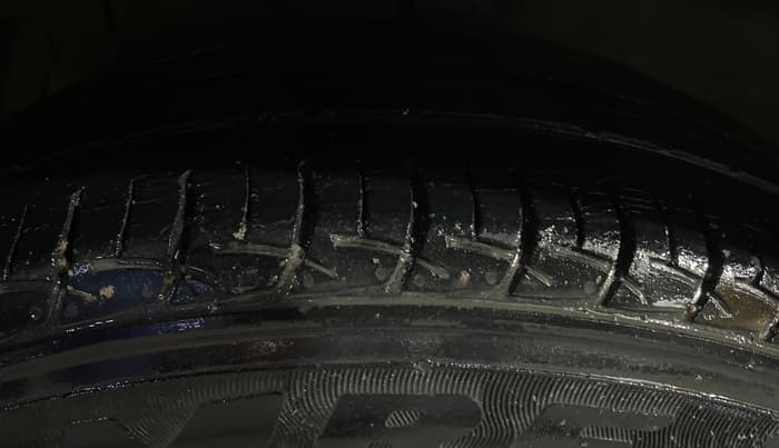 2018 Maruti Ciaz DELTA 1.4 MT PETROL, Petrol, Manual, 50,605 km, Left Front Tyre Tread