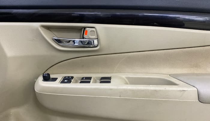 2018 Maruti Ciaz DELTA 1.4 MT PETROL, Petrol, Manual, 50,605 km, Driver Side Door Panels Control
