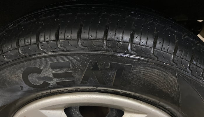 2016 Renault Kwid RXL, Petrol, Manual, 17,520 km, Left Rear Tyre Tread