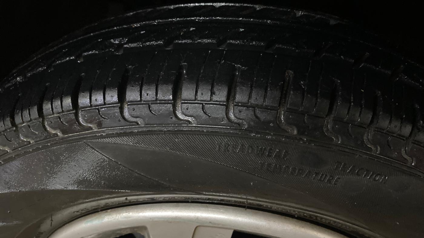 2016 Renault Kwid RXL, Petrol, Manual, 17,454 km, Right Front Tyre Tread