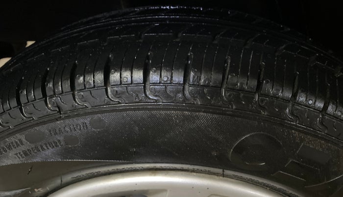 2016 Renault Kwid RXL, Petrol, Manual, 17,520 km, Right Rear Tyre Tread