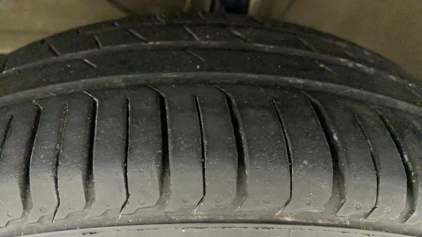 2020 Maruti XL6 ALPHA MT, Petrol, Manual, 81,644 km, Left Front Tyre Tread