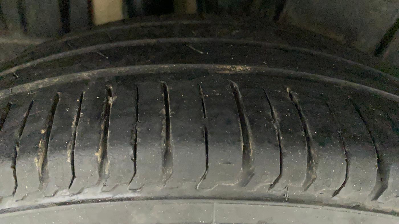 2020 Maruti XL6 ALPHA MT, Petrol, Manual, 81,644 km, Right Rear Tyre Tread