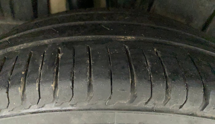 2020 Maruti XL6 ALPHA MT, Petrol, Manual, 81,644 km, Right Rear Tyre Tread
