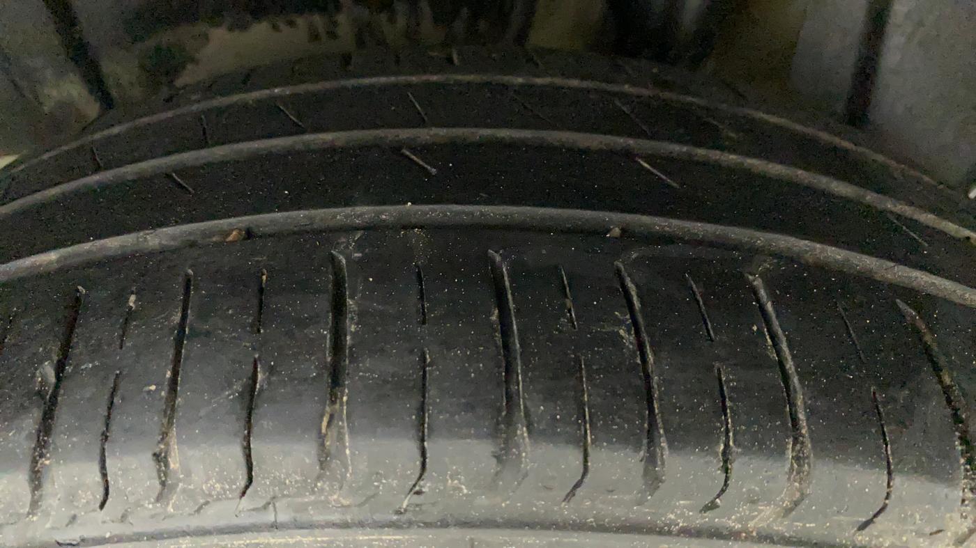 2020 Maruti XL6 ALPHA MT, Petrol, Manual, 81,644 km, Left Rear Tyre Tread