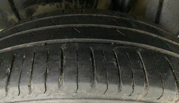 2020 Maruti XL6 ALPHA MT, Petrol, Manual, 81,644 km, Left Rear Tyre Tread
