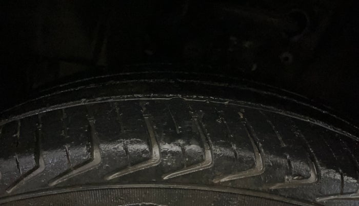 2021 Maruti New Wagon-R LXI CNG 1.0, CNG, Manual, 60,031 km, Left Front Tyre Tread