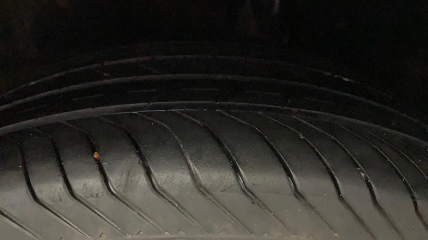 2017 Ford Ecosport TITANIUM 1.5L PETROL AT, Petrol, Automatic, 1,21,040 km, Left Rear Tyre Tread