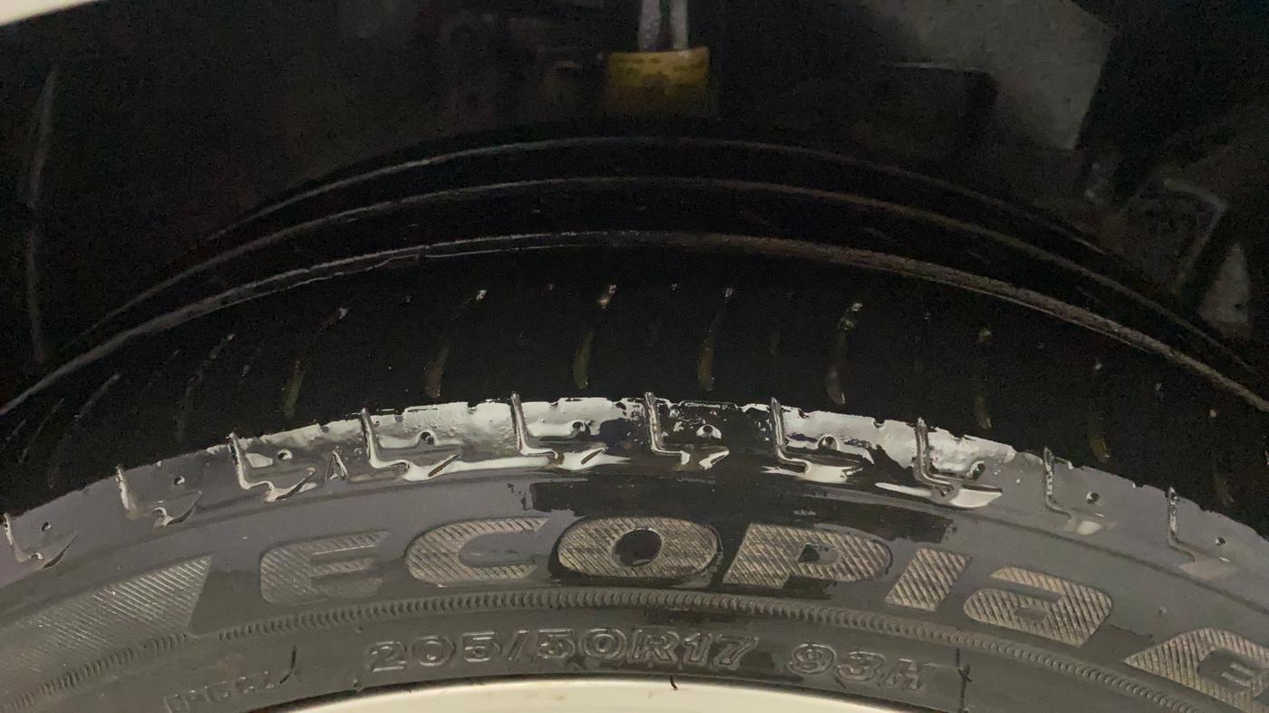 2017 Ford Ecosport TITANIUM 1.5L PETROL AT, Petrol, Automatic, 1,21,040 km, Right Front Tyre Tread
