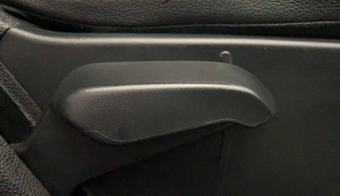 2017 Ford Ecosport TITANIUM 1.5L PETROL AT, Petrol, Automatic, 1,21,040 km, Driver Side Adjustment Panel