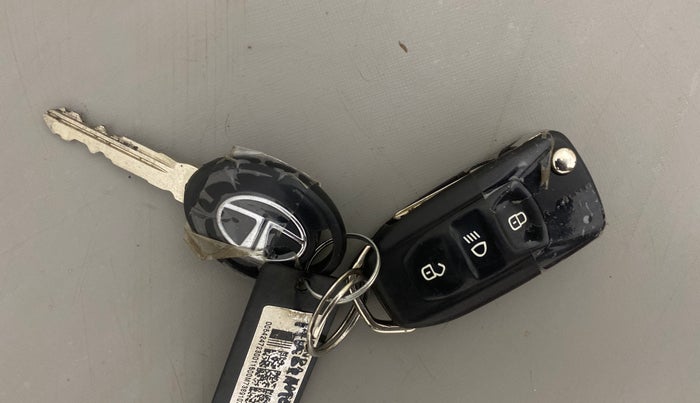 2018 Tata Tiago XZA PETROL, Petrol, Automatic, 58,769 km, Key Close Up