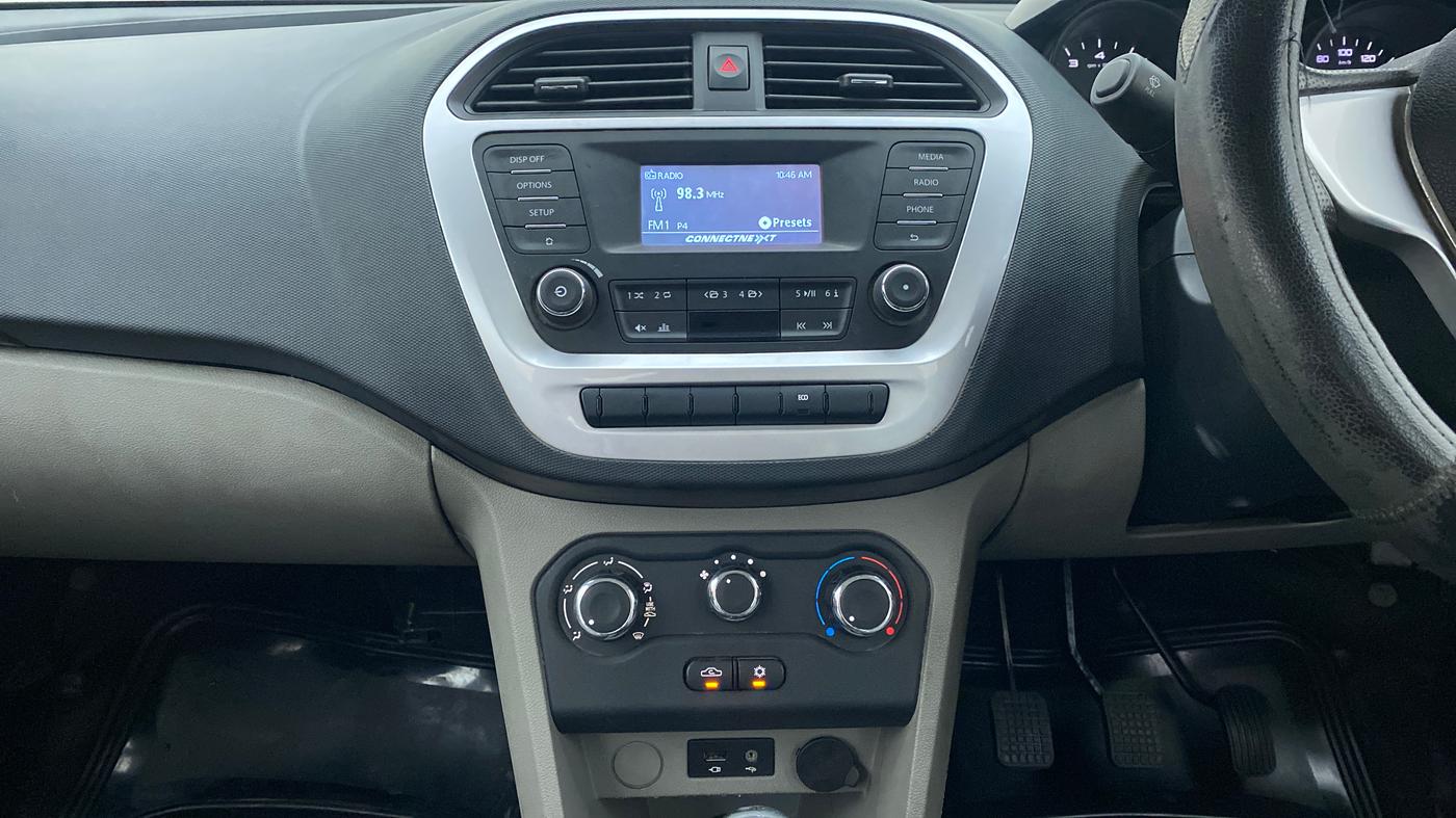 2017 Tata Tiago XT 1.2 REVOTRON, Petrol, Manual, 43,453 km, Air Conditioner