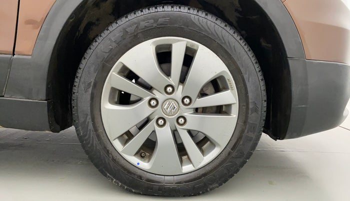 2016 Maruti S Cross ZETA 1.3, Diesel, Manual, 54,420 km, Right Front Wheel