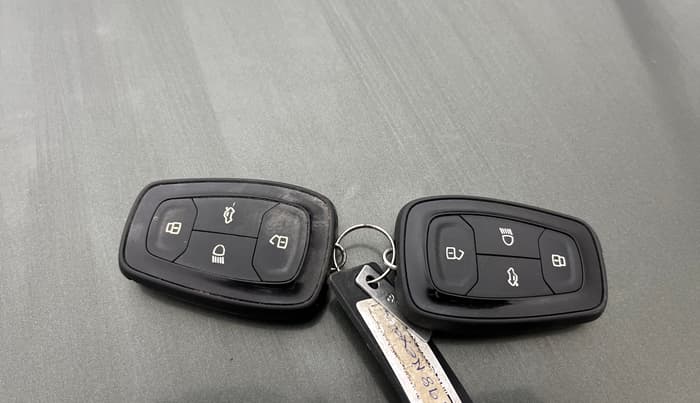 2020 Tata NEXON XZ PLUS (O) PETROL, Petrol, Manual, 58,383 km, Key Close Up