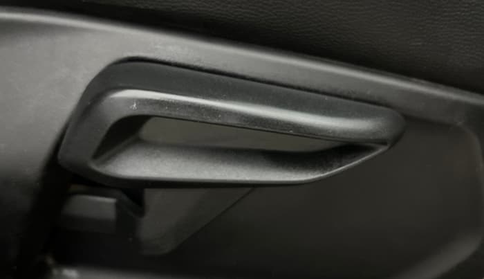 2020 Tata NEXON XZ PLUS (O) PETROL, Petrol, Manual, 58,383 km, Driver Side Adjustment Panel