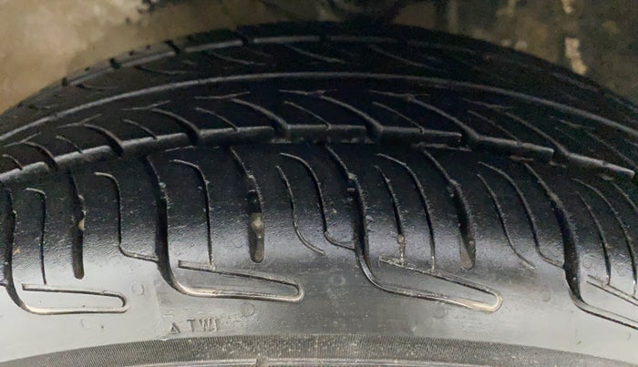 2009 Maruti Wagon R LXI MINOR, Petrol, Manual, 57,762 km, Left Front Tyre Tread