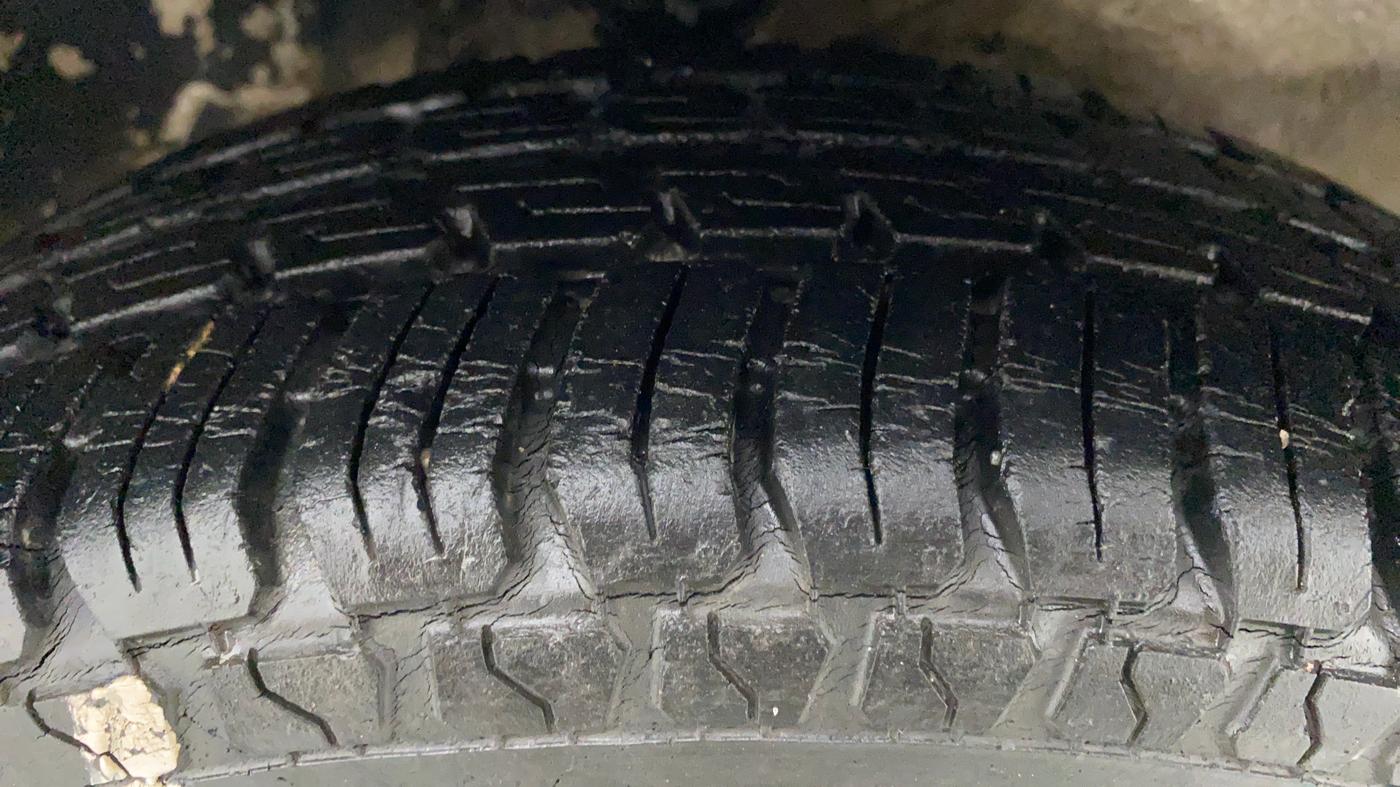 2009 Maruti Wagon R LXI MINOR, Petrol, Manual, 57,762 km, Right Front Tyre Tread