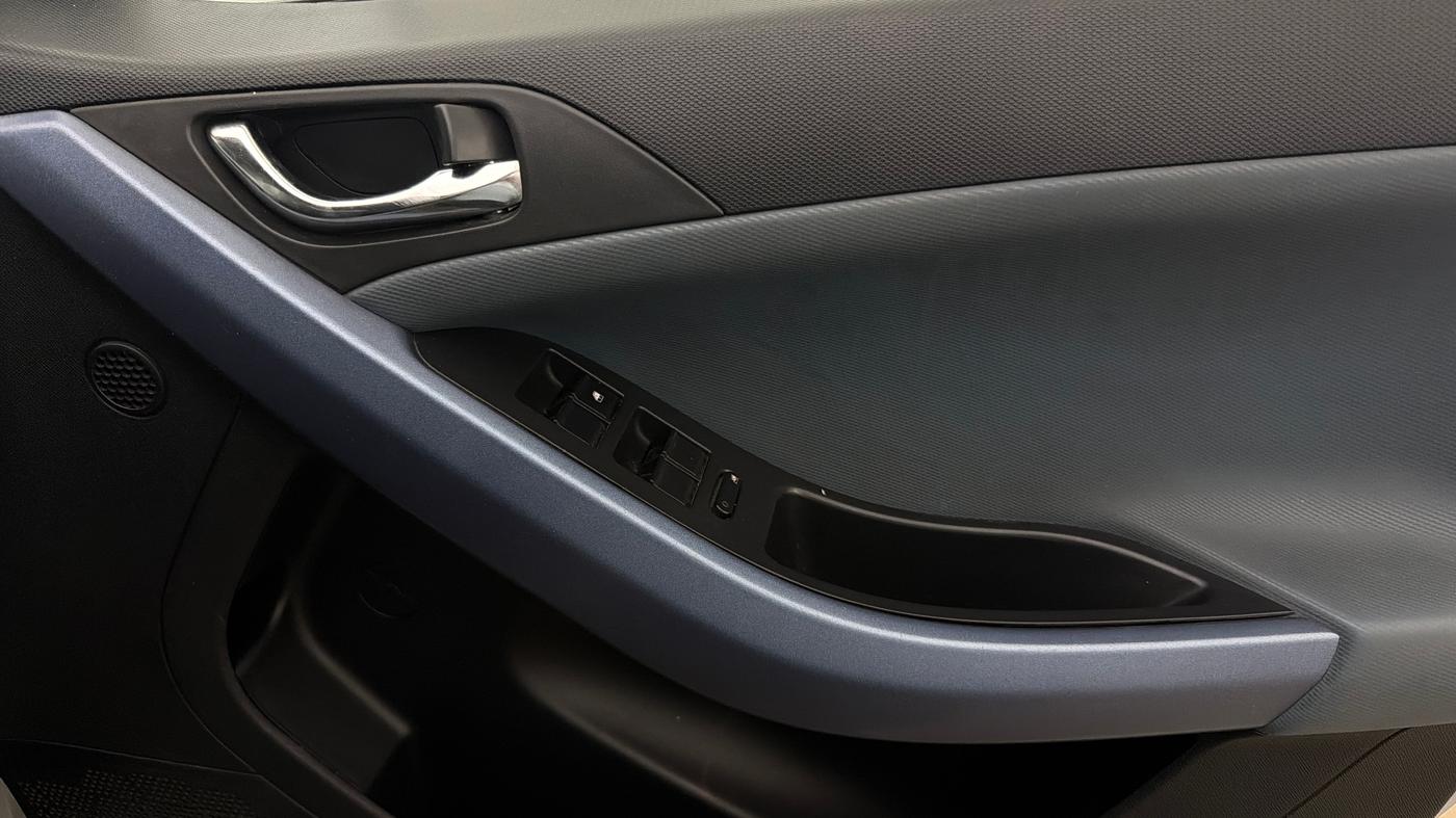 2024 Tata Curvv Creative Plus S 1.2 Petrol 7DCA, Petrol, Automatic, 29,193 km, Driver Side Door Panels Control