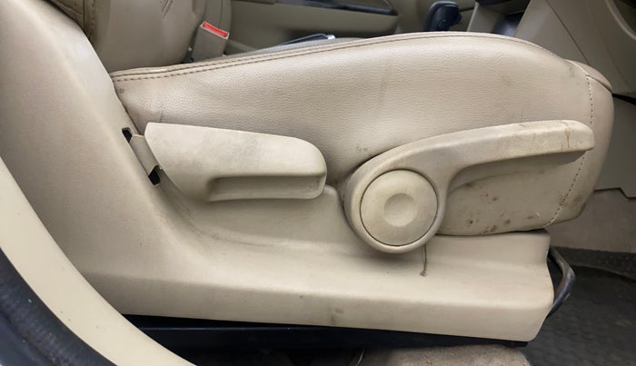 2016 Maruti Ciaz ZXI+ AT, Petrol, Automatic, 70,315 km, Driver Side Adjustment Panel