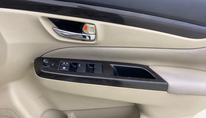 2016 Maruti Ciaz ZXI+ AT, Petrol, Automatic, 70,315 km, Driver Side Door Panels Control