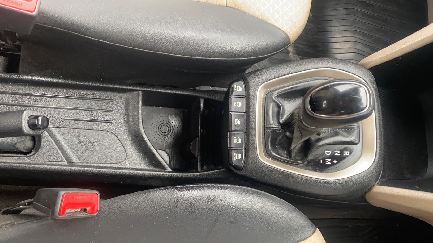 2020 Hyundai NEW SANTRO SPORTZ AMT, Petrol, Automatic, 48,081 km, Gear Lever