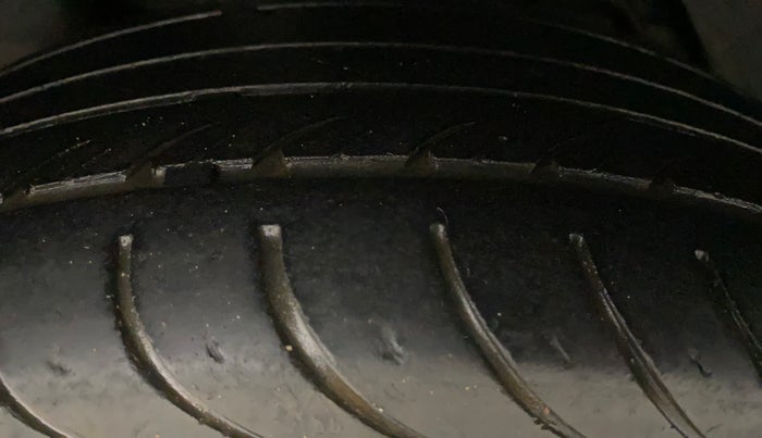 2016 Ford Figo Aspire TREND 1.2 PETROL, Petrol, Manual, 51,719 km, Right Rear Tyre Tread