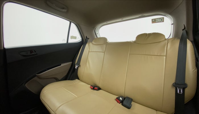 2015 Hyundai Grand i10 MAGNA 1.2 KAPPA VTVT, Petrol, Manual, 30,712 km, Right Side Rear Door Cabin