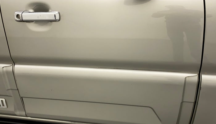 2015 Mahindra Scorpio S8, Diesel, Manual, 81,749 km, Driver-side door - Minor scratches
