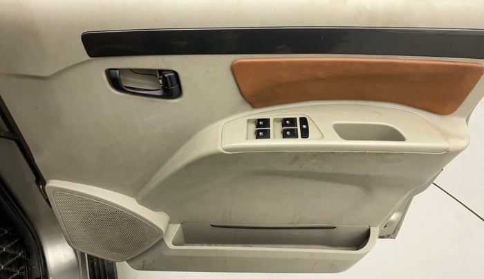 2015 Mahindra Scorpio S8, Diesel, Manual, 81,749 km, Driver Side Door Panels Control