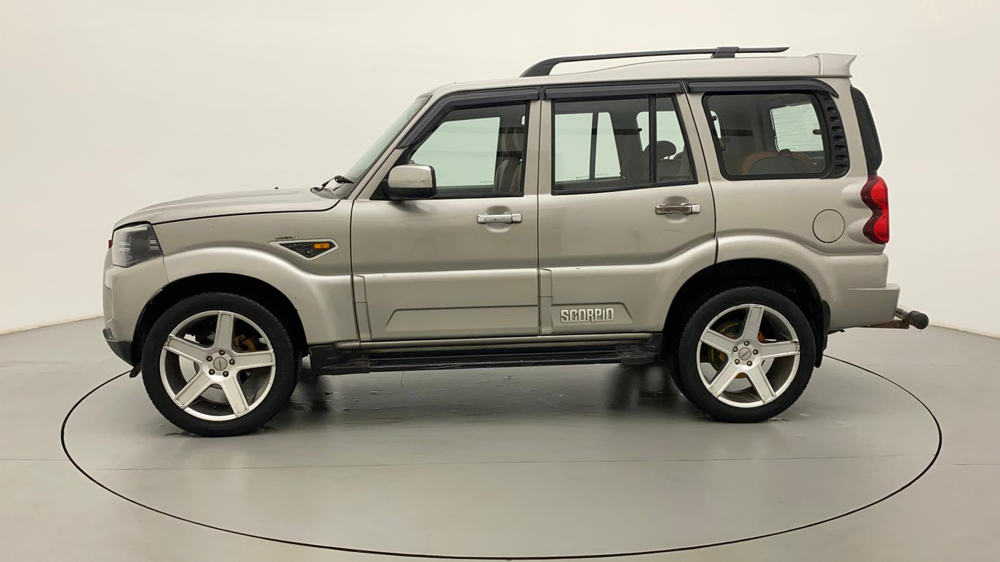 2015 Mahindra Scorpio S8, Diesel, Manual, 81,749 km, Left Side