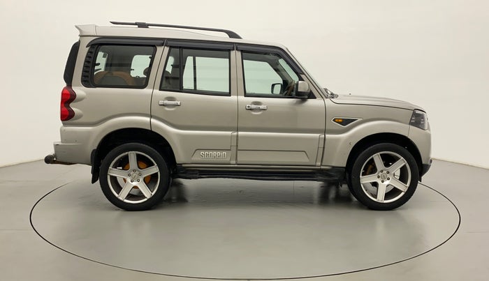 2015 Mahindra Scorpio S8, Diesel, Manual, 81,749 km, Right Side View