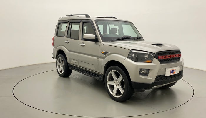 2015 Mahindra Scorpio S8, Diesel, Manual, 81,749 km, Right Front Diagonal