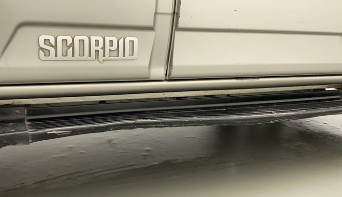 2015 Mahindra Scorpio S8, Diesel, Manual, 81,749 km, Right running board - Slightly rusted