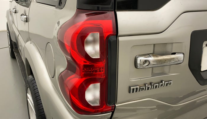 2015 Mahindra Scorpio S8, Diesel, Manual, 81,749 km, Left tail light - Minor scratches