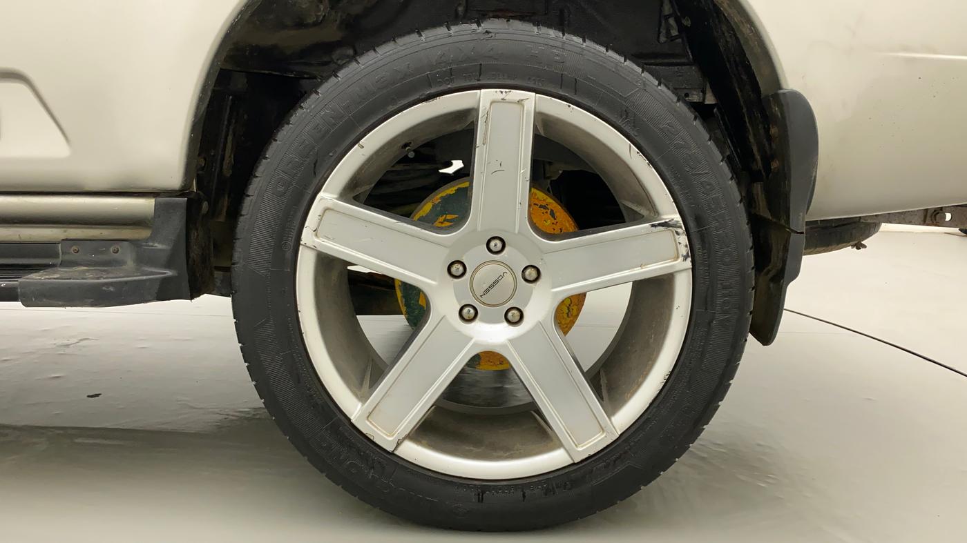2015 Mahindra Scorpio S8, Diesel, Manual, 81,749 km, Left Rear Wheel
