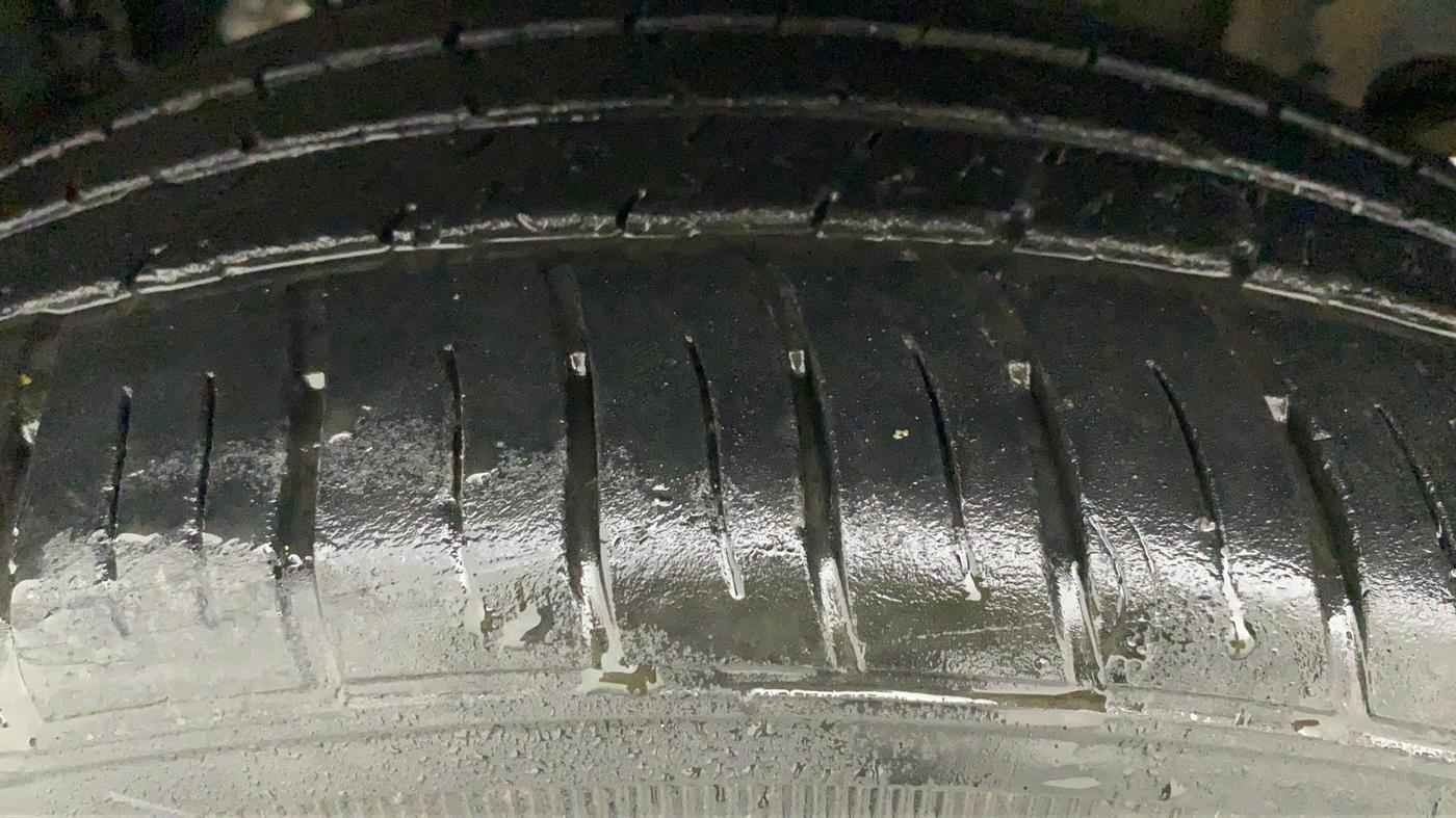 2015 Mahindra Scorpio S8, Diesel, Manual, 81,749 km, Left Front Tyre Tread