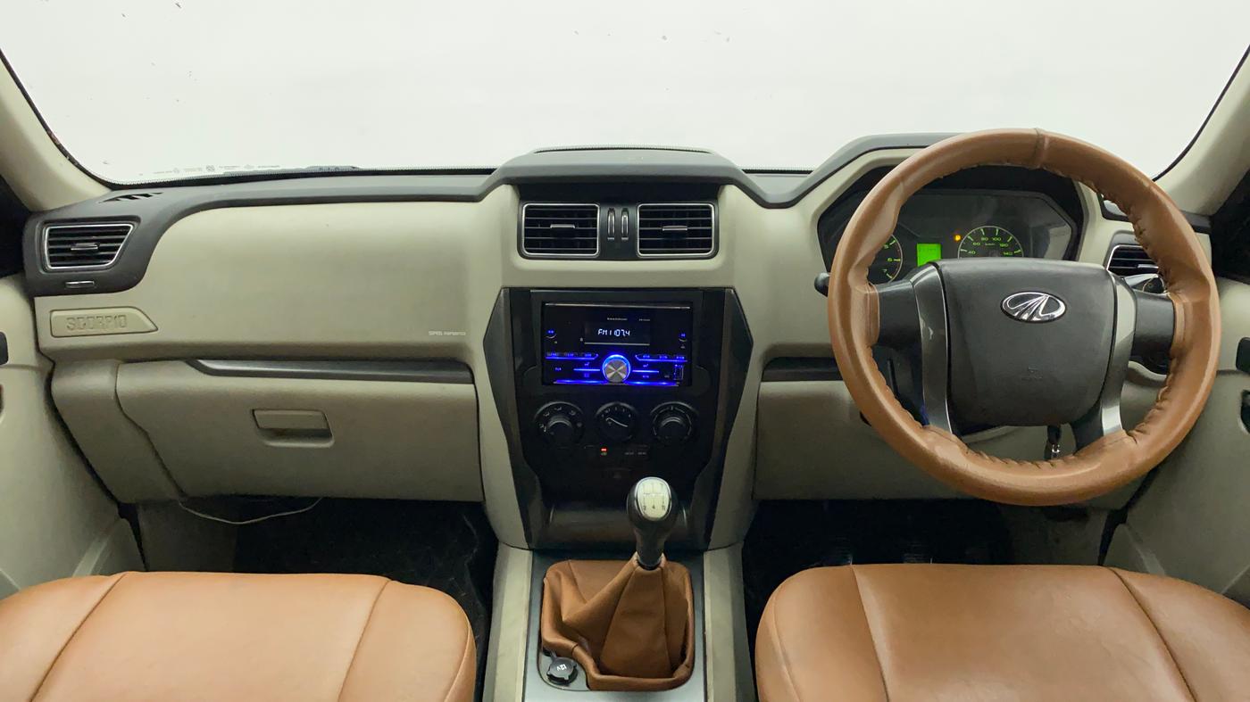2015 Mahindra Scorpio S8, Diesel, Manual, 81,749 km, Dashboard
