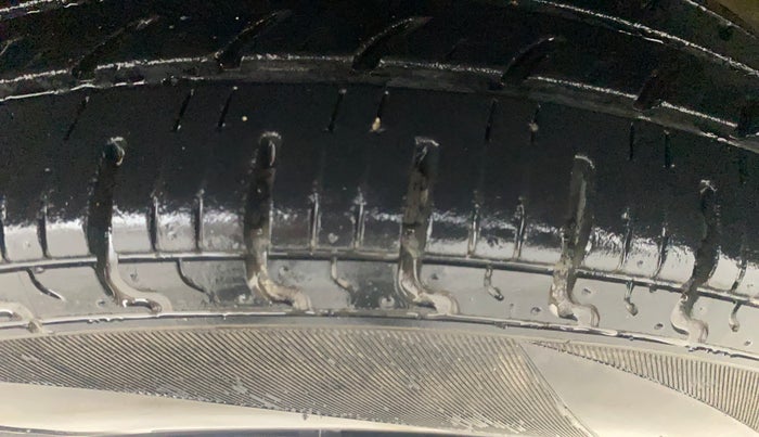 2017 Renault Kwid CLIMBER 1.0 AMT, Petrol, Automatic, 42,870 km, Left Front Tyre Tread